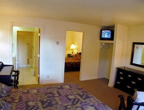 Continental Inn Чебойган Экстерьер фото